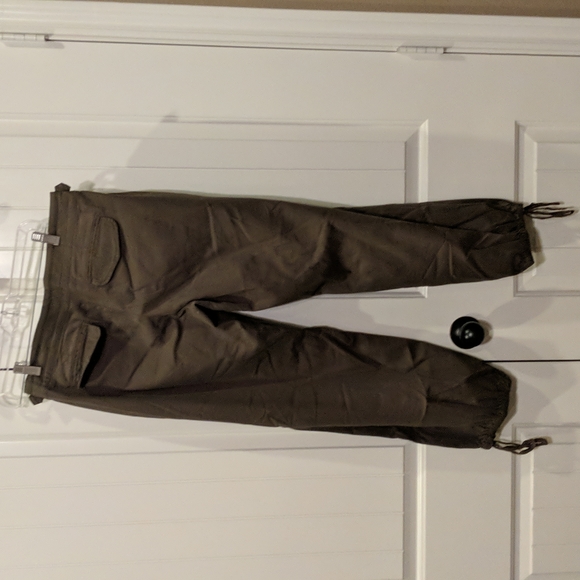 Cidra gathered crop pants size 6 green - Picture 8 of 8